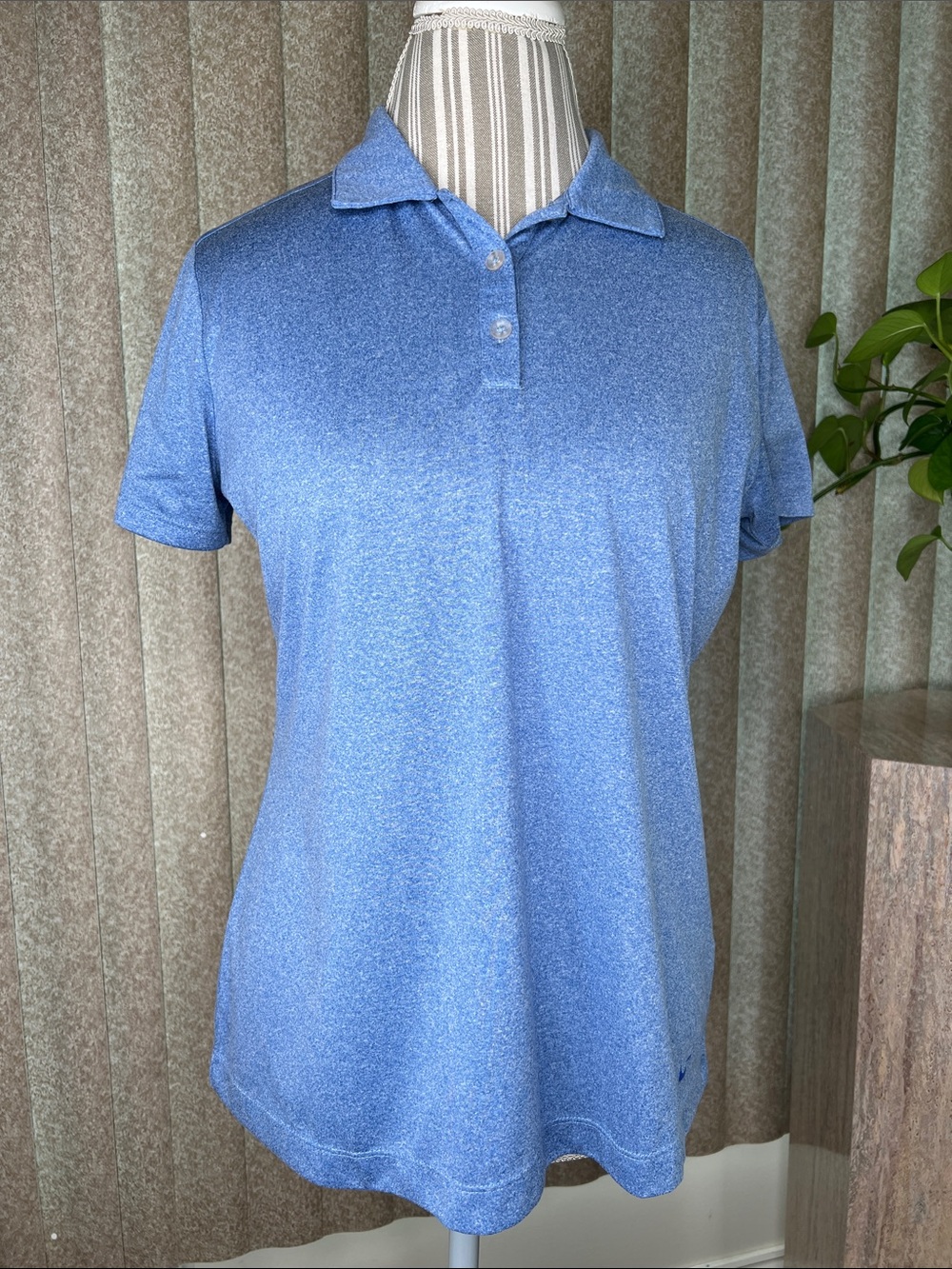 NikeGolf women’s Light Blue Short Sleeve DRI-FIT shirt S-L